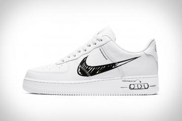 NIKE AIR FORCE 1